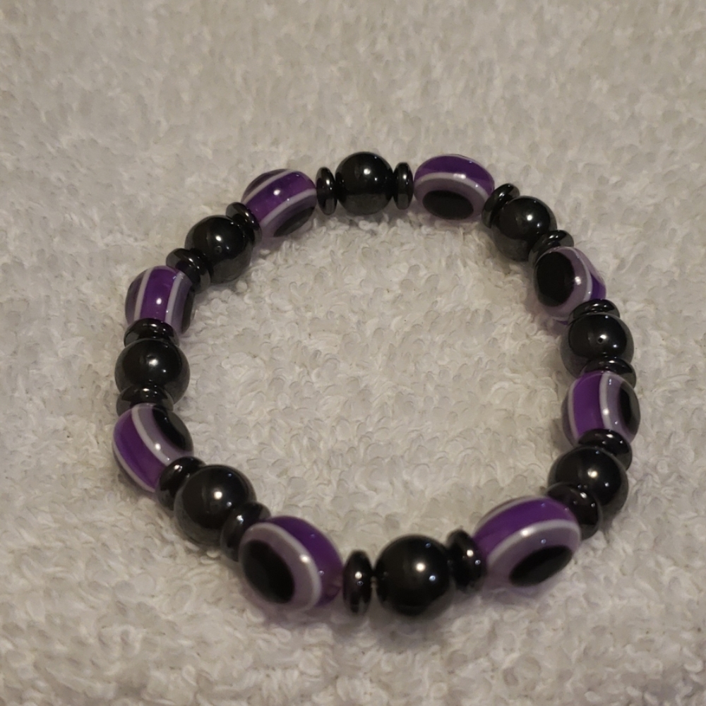 Seeing eye fashion bracelet